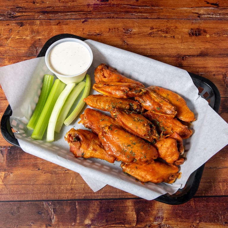 Delicious Wings: A Crowd Favorite